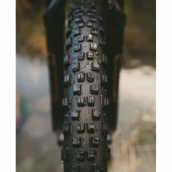 Goodyear Newton MTF Downhill Tubeless Complete Tyre -Maxxis Salg Goodyear Newton Downhill Tubeless Front MTB Tyre Black 2 5 Tyres Black GR 015 64 584 V005 R 4