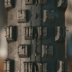 Goodyear Newton MTF Downhill Tubeless Complete Tyre -Maxxis Salg Goodyear Newton Downhill Tubeless Front MTB Tyre Black 2 5 Tyres Black GR 015 64 584 V005 R 5