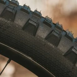 Goodyear Newton MTF Downhill Tubeless Complete Tyre -Maxxis Salg Goodyear Newton Downhill Tubeless Front MTB Tyre Black 2 5 Tyres Black GR 015 64 584 V005 R 6