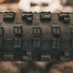 Goodyear Newton Enduro Tubeless Rear MTB Tyre Black 2.4" 29 15 Goodyear Newton Enduro Tubeless Rear MTB Tyre Black 2.4" 29 -Maxxis Salg Goodyear Newton Enduro Tubeless Rear MTB Tyre Tyres Black GR 014 61 584 V004 R 2