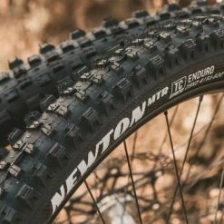 Goodyear Newton Enduro Tubeless Rear MTB Tyre Black 2.4" 29 19 Goodyear Newton Enduro Tubeless Rear MTB Tyre Black 2.4" 29 -Maxxis Salg Goodyear Newton Enduro Tubeless Rear MTB Tyre Tyres Black GR 014 61 584 V004 R 6