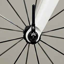 LifeLine Professional Quick Release Akselsæt (karbon/titanium) 8 LifeLine Professional Quick Release Akselsæt (karbon/titanium) -Maxxis Salg LifeLine Carbon Titanium Quick Release Skewers in situ 1