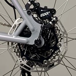 LifeLine Titanium Hurtigkoblingssæt 11 LifeLine Titanium Hurtigkoblingssæt -Maxxis Salg LifeLine Titanium Quick Release Skewers black situ 2